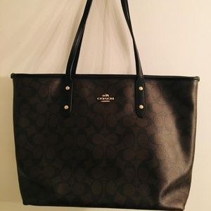 Pretty Coach Handbag